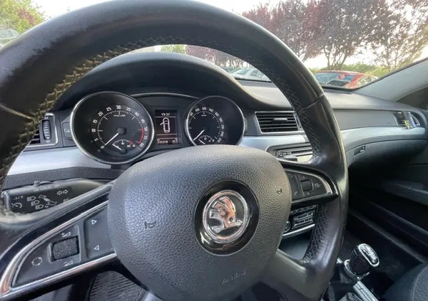 Skoda Superb cena 34000 przebieg: 335000, rok produkcji 2013 z Luboń małe 704